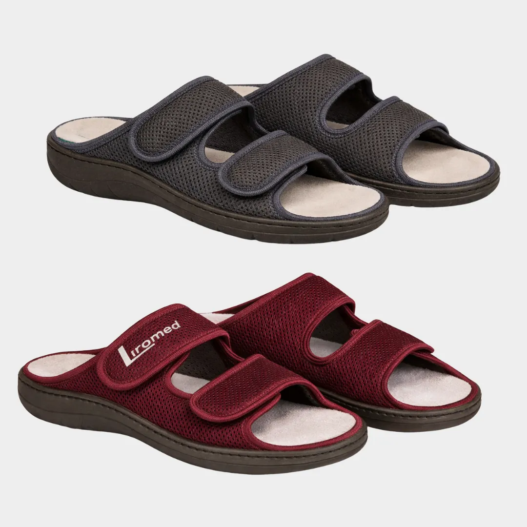 Liromed Verband-Pantoffel in Bordeaux und grau - schräge Ansicht