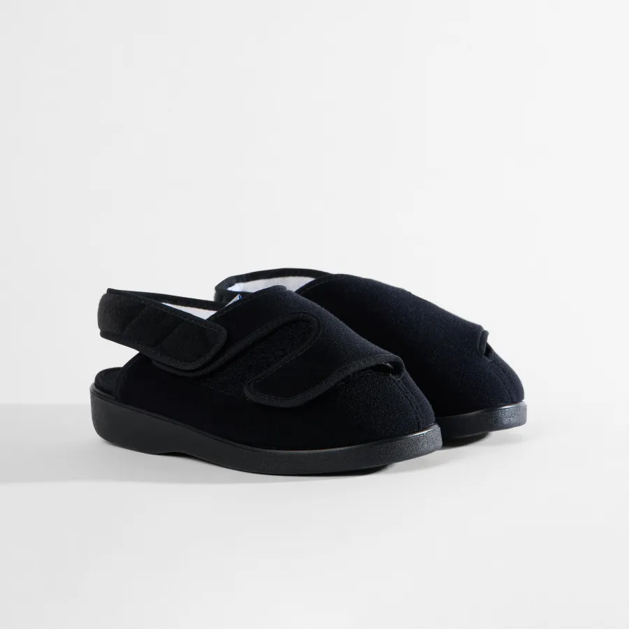 Varomed Kopenhagen Verbandpantoffel 58908 in Marine - schräge Ansicht