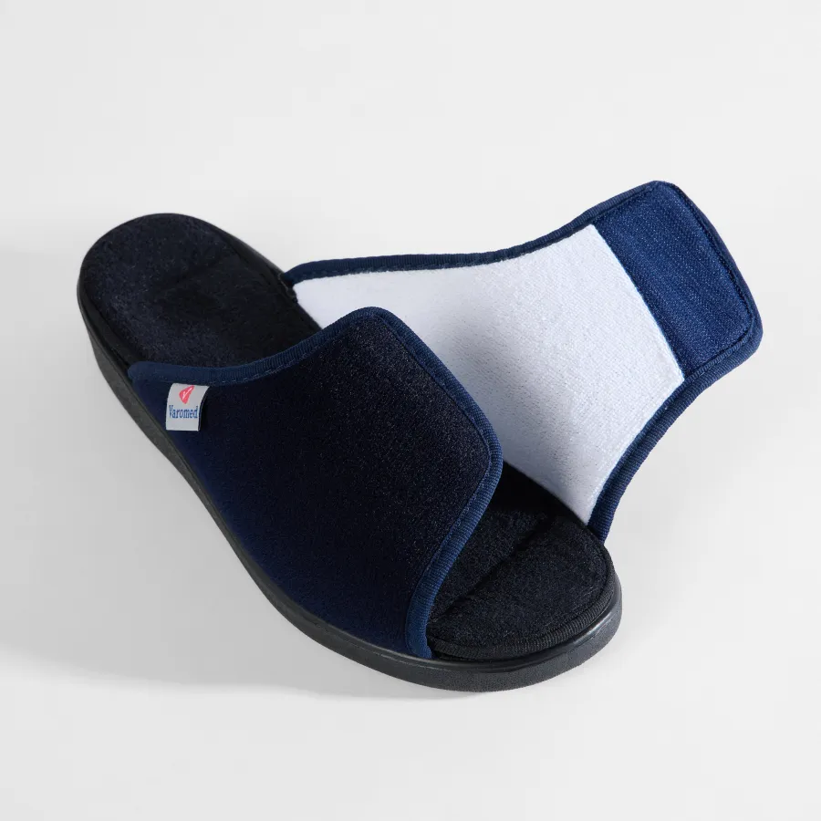 Varomed Ibiza Verbandpantolette in Marine - geöffnet