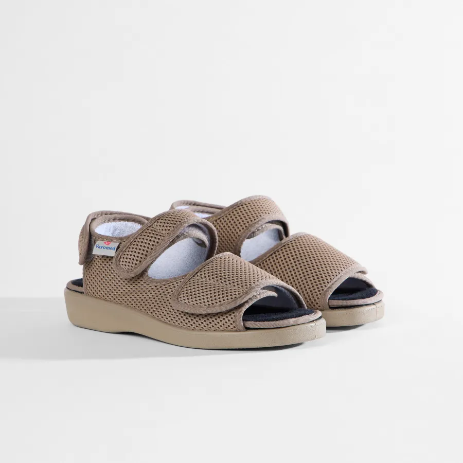 Varomed Genf Verbandsandale tan - schräge Ansicht