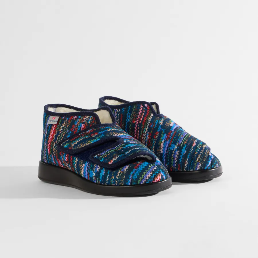 VAROMED Schurwollschuhe Belfast als Paar – weiche Schurwollfütterung, Klettverschluss und extra weite Passform