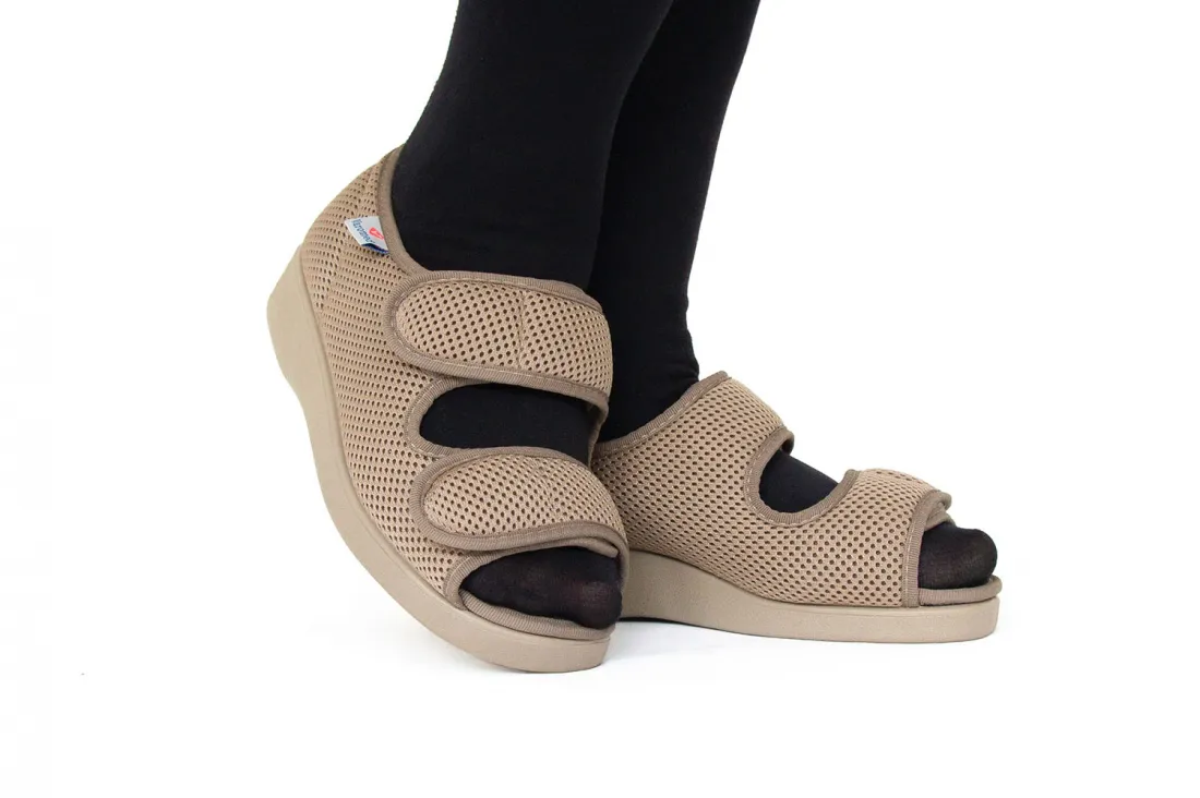 Varomed Göteborg Verbandsandale in Beige - getragen