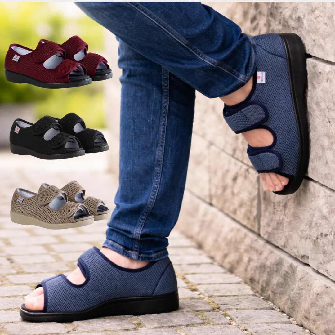 Varomed Göteborg Verbandsandale Blau getragen Seitenansicht