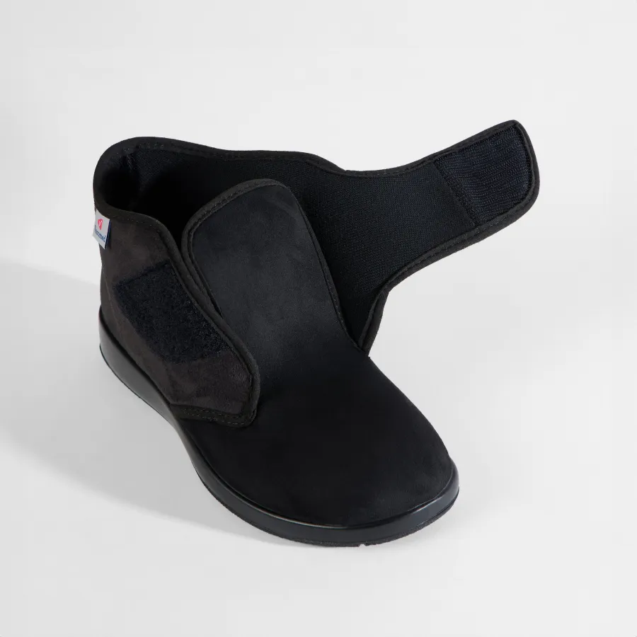 Varomed Vancouver Klettstiefel Weite L in Schwarz - schräg Ansicht