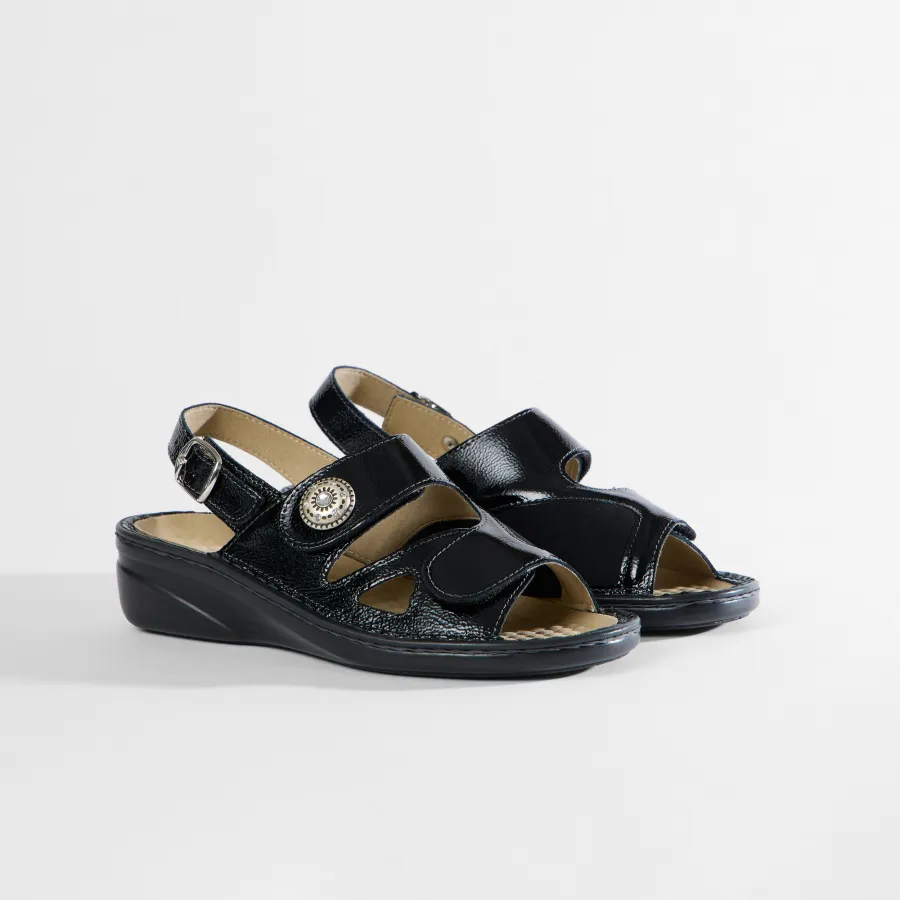 Varomed Isabell Ledersandale in Schwarz - schräge Ansicht