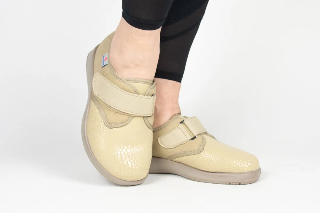 Varomed Zürich Halbschuh in Sand - getragen