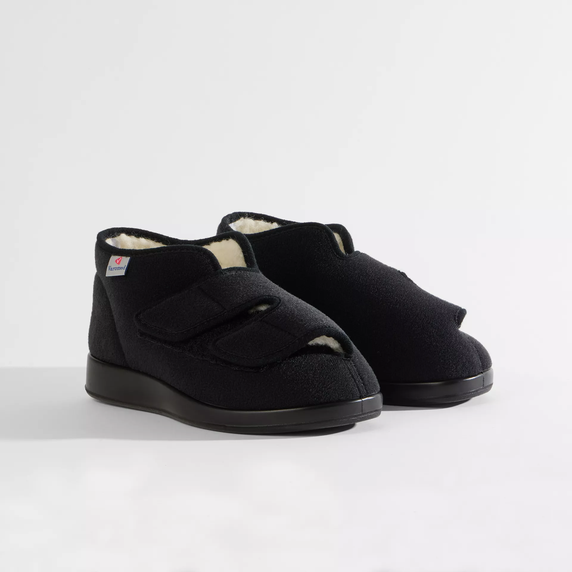 VAROMED Genua Winter Weite L Schurwollschuhe als Paar – extra weite Passform mit warmem Schurwollfutter