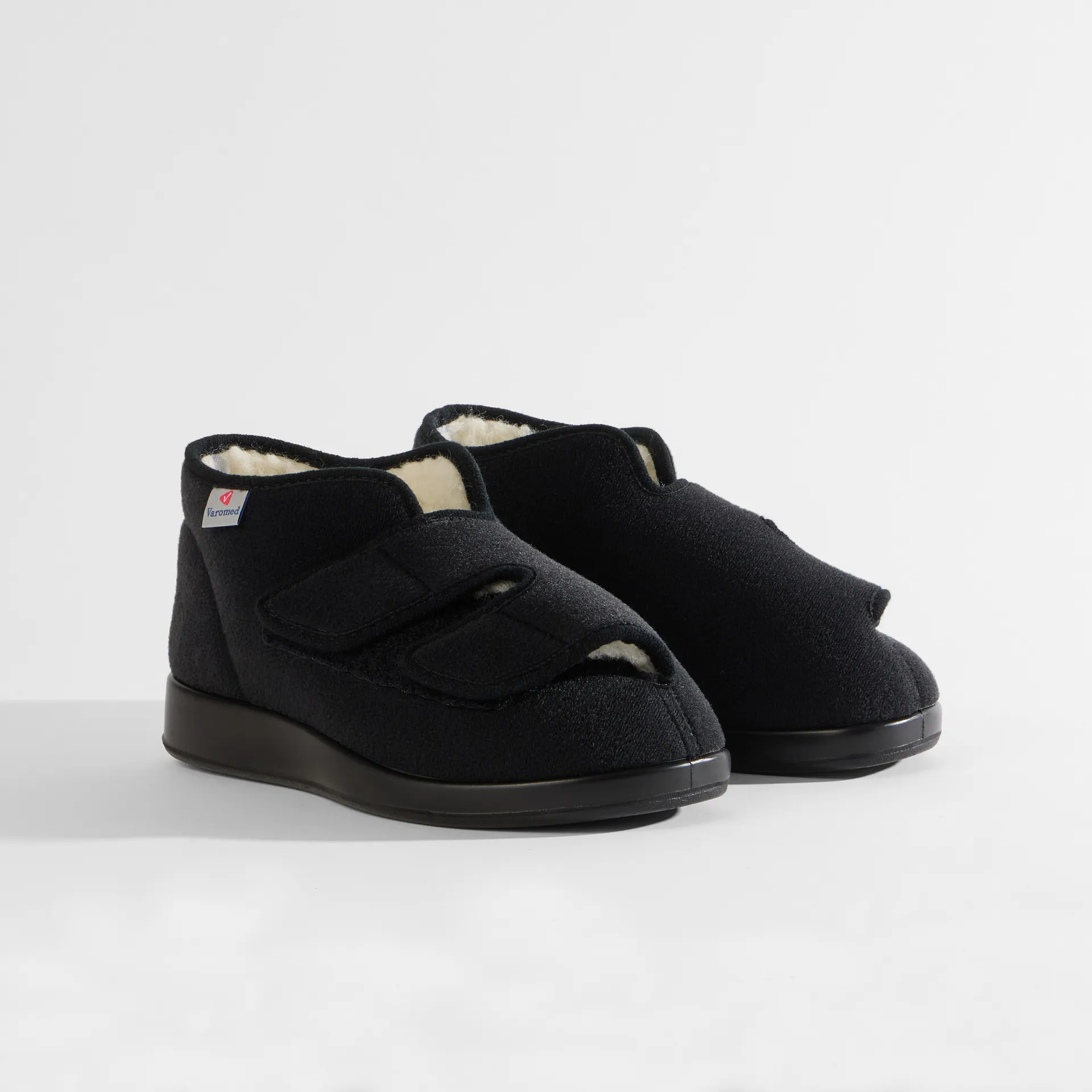 VAROMED Genua Winter Weite L Schurwollschuhe als Paar – extra weite Passform mit warmem Schurwollfutter