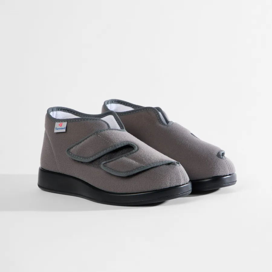 Varomed Genua Weite L 60920 Therapieschuh in Grau - schräge Ansicht