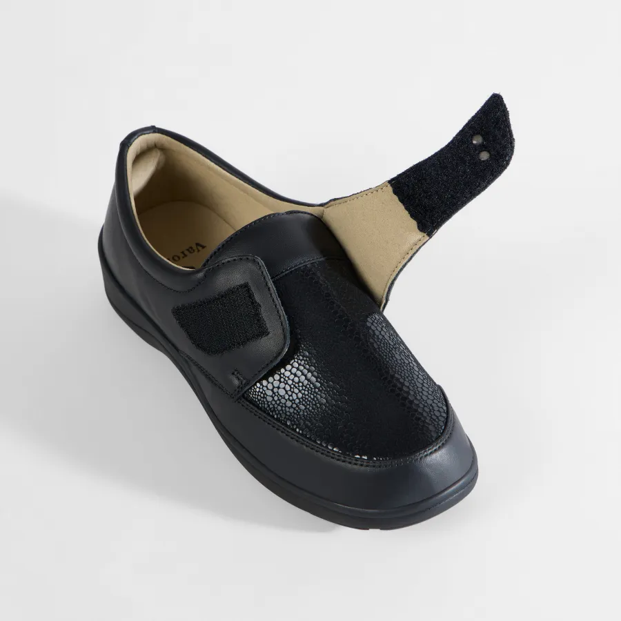 Varomed Lederschuhe mit Stretch 79151 geöffnet